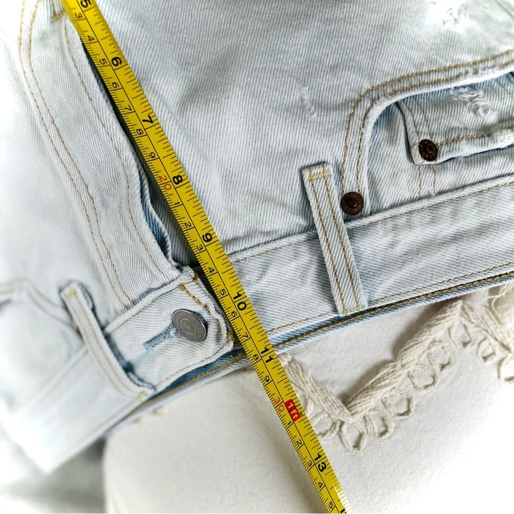 LEVI’S | 26/XS/S | Light Wash High Waist Hotty Hot Cut Off Distressed Raw Shorts_6